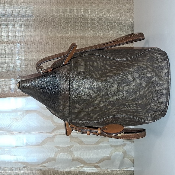 Michael Kors Jet Set Tote With Matching Wallet - Picture 5 of 17